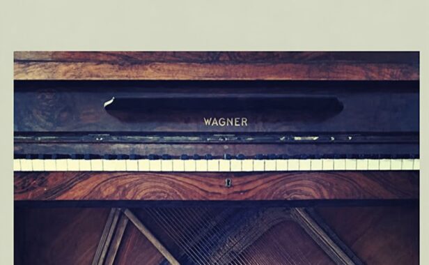 三角钢琴 Past to Future Reverbs J.J. Wagner Piano